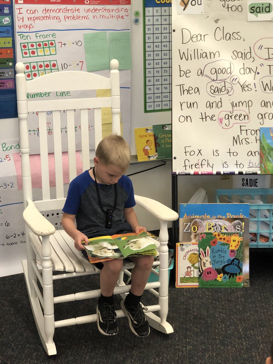 MrsHengesbach's tweet photo. @CitrusSchools @LecantoPrimary I’m so proud of my rockstar readers! My students love having a special day of the month to read to the class! #celebratelps https://t.co/MOengISs1F