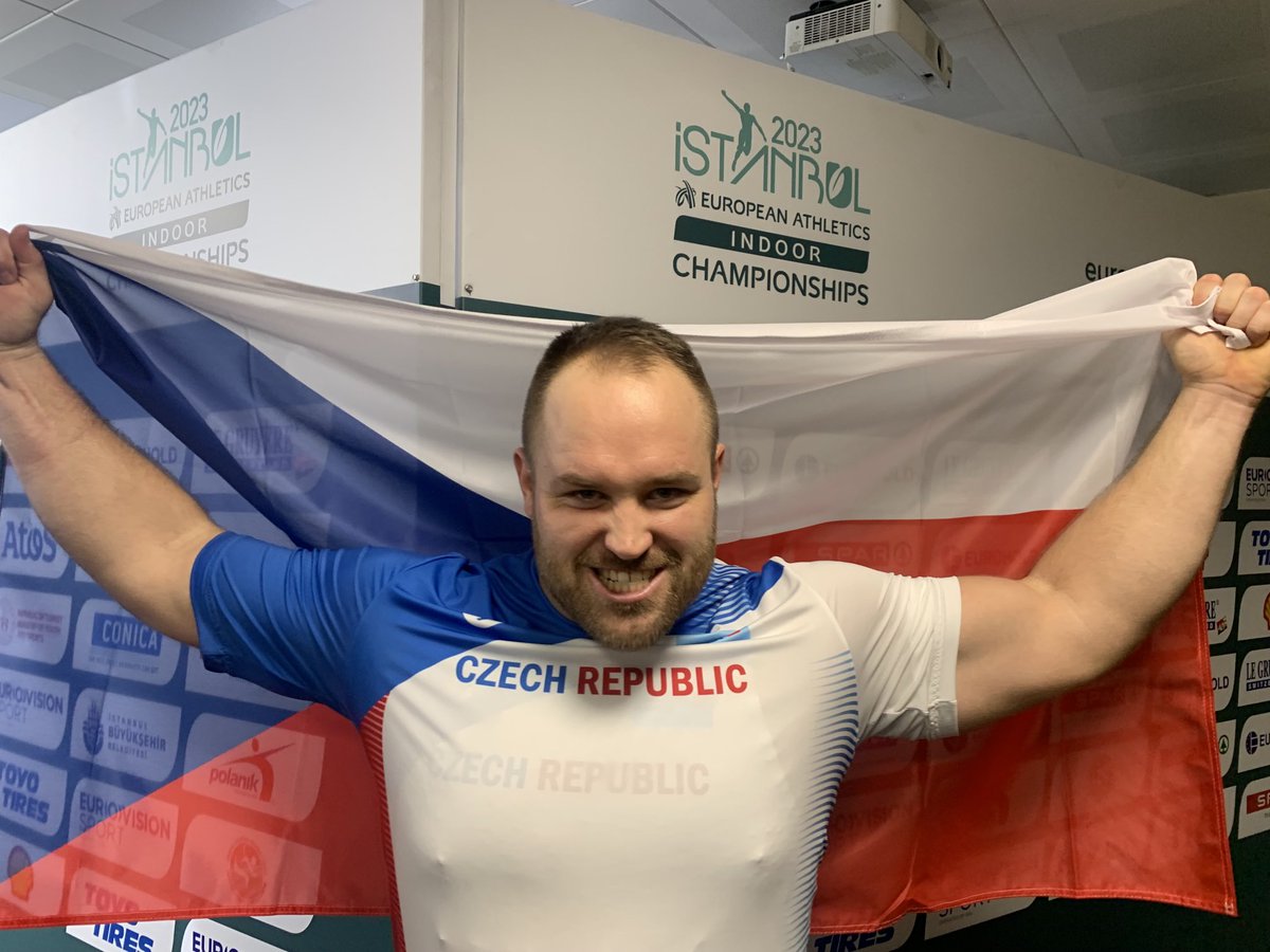 Jakub Marek (@jakumarek1) on Twitter photo Od roku 2017 vozí Tomáš Staněk z HME pokaždé medaili - tentokrát stříbro💪🎉 za 21,90👌<a href="/RadiozurnalS/">Radiožurnál Sport</a> <a href="/Radiozurnal1/">Radiožurnál</a> Od roku 2017 vozí Tomáš Staněk z HME pokaždé medaili - tentokrát stříbro💪🎉 za 21,90👌<a href="/RadiozurnalS/">Radiožurnál Sport</a> <a href="/Radiozurnal1/">Radiožurnál</a>