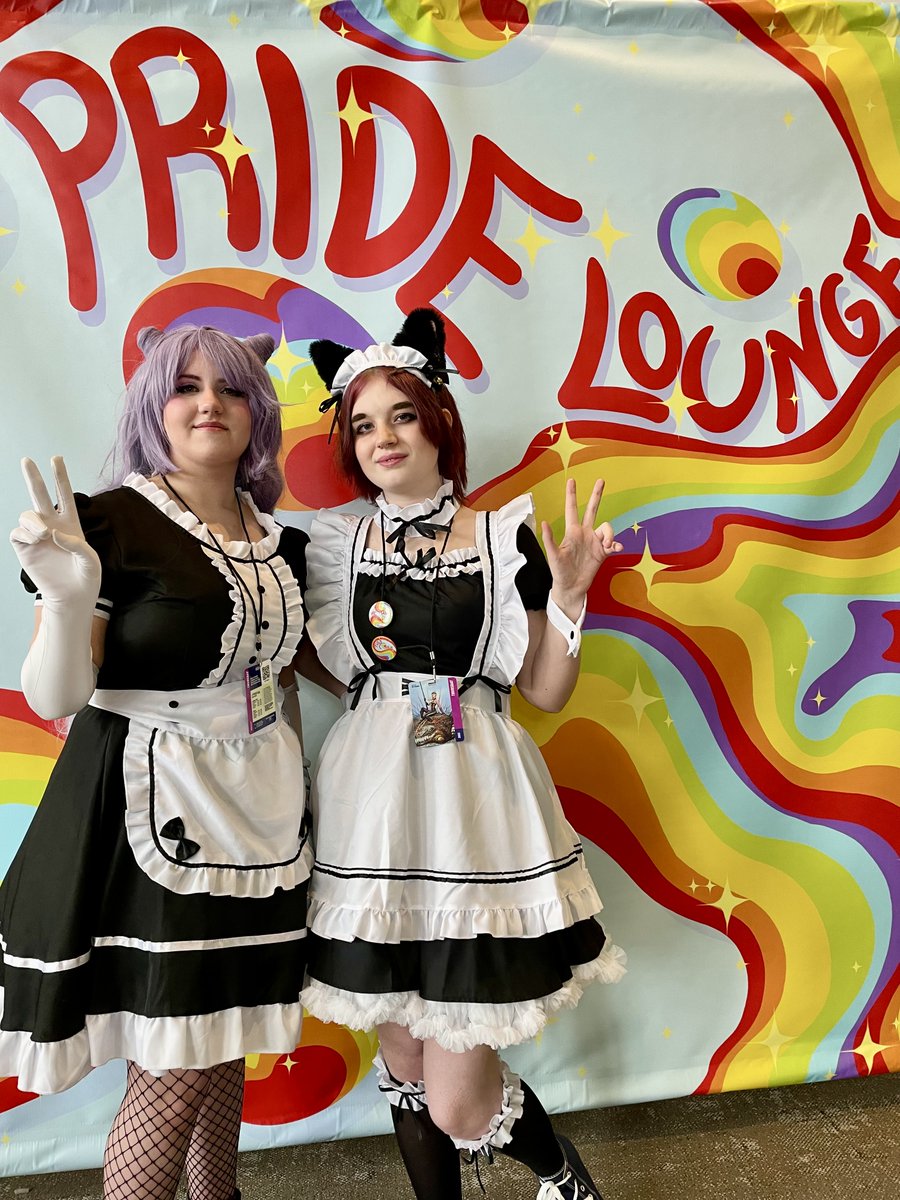 FREE_2_LUV's tweet image. It&apos;s Day 2 at @emeraldcitycon, and the party&apos;s just getting started! We&apos;re creating, gaming, chillin&apos;, and connecting at the Pride Lounge. Join us! #ECCC2023  ❣️🖤❣️ #ECCC