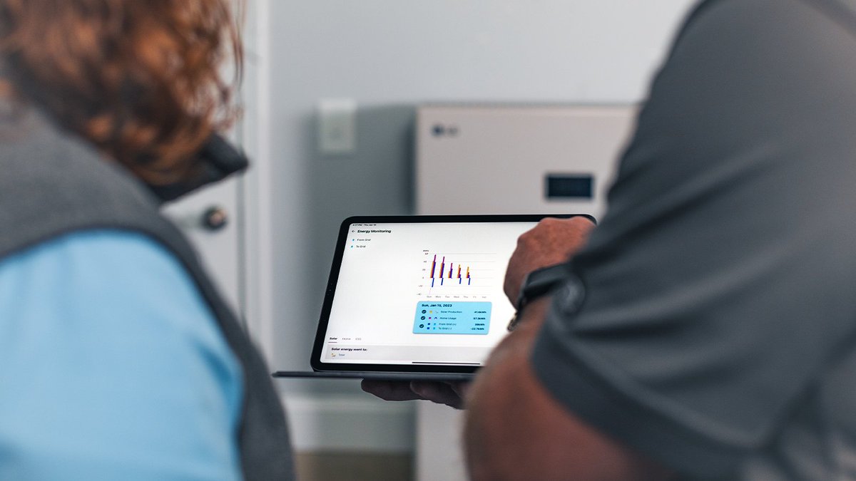 LG_ESS's tweet photo. Become an LG PRO to take advantage of innovative tools like the EnerVu mobile app, which monitors every LG Electronics Home 8 Energy Storage System you install. Message us to get started.
#LGESS #energystoragesystem #installer #partnership https://t.co/1p7qYlVyDA