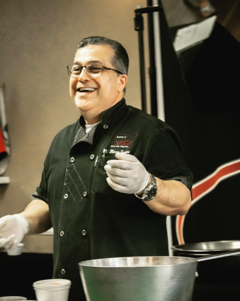 Salsagrill's tweet photo. Join us in wishing Chef MZ all the happiness on his birthday! 🎉 🍻 https://t.co/oHXfQy2M73