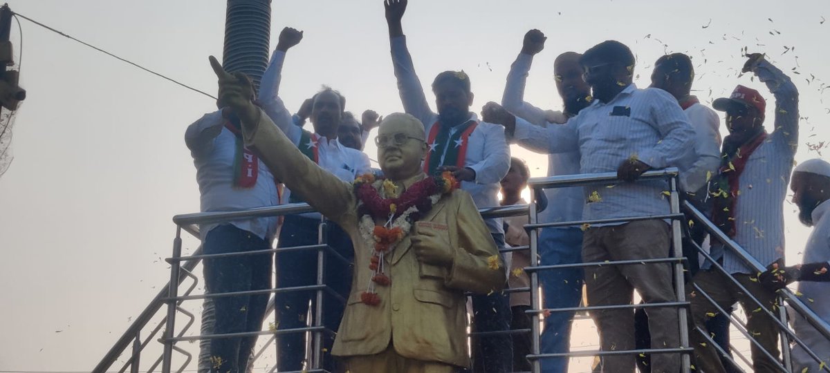 tauseefZes's tweet photo. SDPI Raichur MLA Candidate Syed Ishaq Hussain Khalid ka Grand Welcome kiya gaya Road Show ke zariye.
#VoteForSDPI 
#SDPIRealAlternative https://t.co/JrRDjKMllT