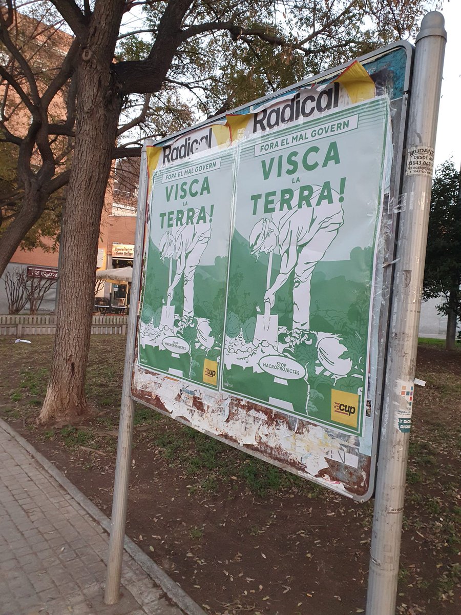 cuplhospitalet's tweet photo. 📣 Des de #LHospitalet i amb coneixement de causa cridem #StopMacroprojectes que trinxen el territori 🔥

🚨 Fora el mal govern, visca la terra ✊🏿 https://t.co/THwjXnHdlg
