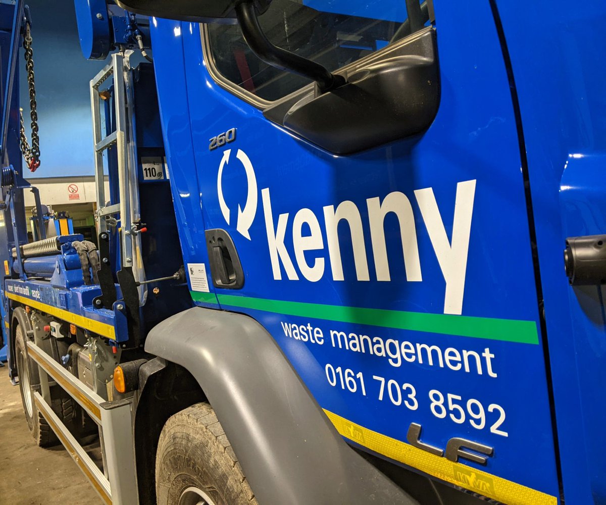 MotusDAF's tweet photo. The first of four 19T LF 260 Skip Loaders for Kenny Waste Management this year, from #MotusCommercials #Manchester - #DAF.✨
Explore the LF ➡️ https://t.co/7h0Z0EAfrr
#NewTruck #Truck #DAFLF #NewDAF #DAFTruck #Skiploader #Skips #Waste #TrucksForSale #MotusDAF #FridayFeeling https://t.co/EiJC5fkFLq