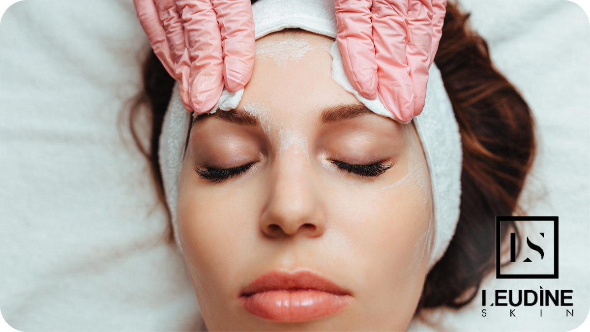 ViveloPR's tweet photo. 🧖‍♀️💉#Santurce ¡Bella! ➔ https://t.co/hpzabUwp8x 3 Sesiones 'Laser Carbon Peel' o 'Hollywood Peel', Ácido Hialurónico, Ampolletas 'Lifting' y más por $179 en vez de $262 (Separa con $29) 

#leudineskin #Vívelo #GastaMenosViveMás https://t.co/q2RfwGrzia