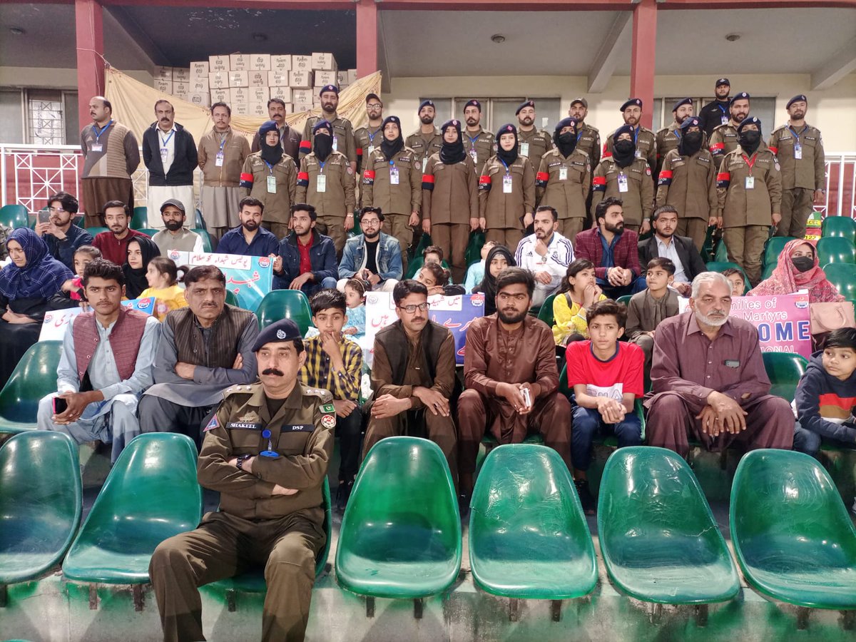 SalehMughal's tweet photo. ویلڈن
#cporwp #KhalidHamdani
& @RwpPolice
شہداء پولیس ہمارا فخر ہیں اور انکے بچے ہمارا مستقبل ۔۔۔آپ نے بچوں کو
#psl
دیکھا کر ننھے بچوں کو خوشیاں اور ہمارے دلوں کو سکون پہنچایا
@TheRealPCB @TheRealPCBMedia
آپکا بھی شکریہ
@OfficialDPRPP https://t.co/rjjSMu7OlN