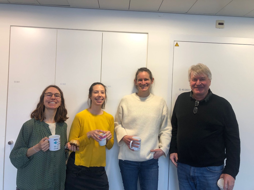 Had such a good week hosting @FP_GDGT at @ETH_ERDW, with great science chat, life chat, and a first big effort on the brGDGT round robin data! Picture shows all group members with an @bgc_nioz and Delft connection.