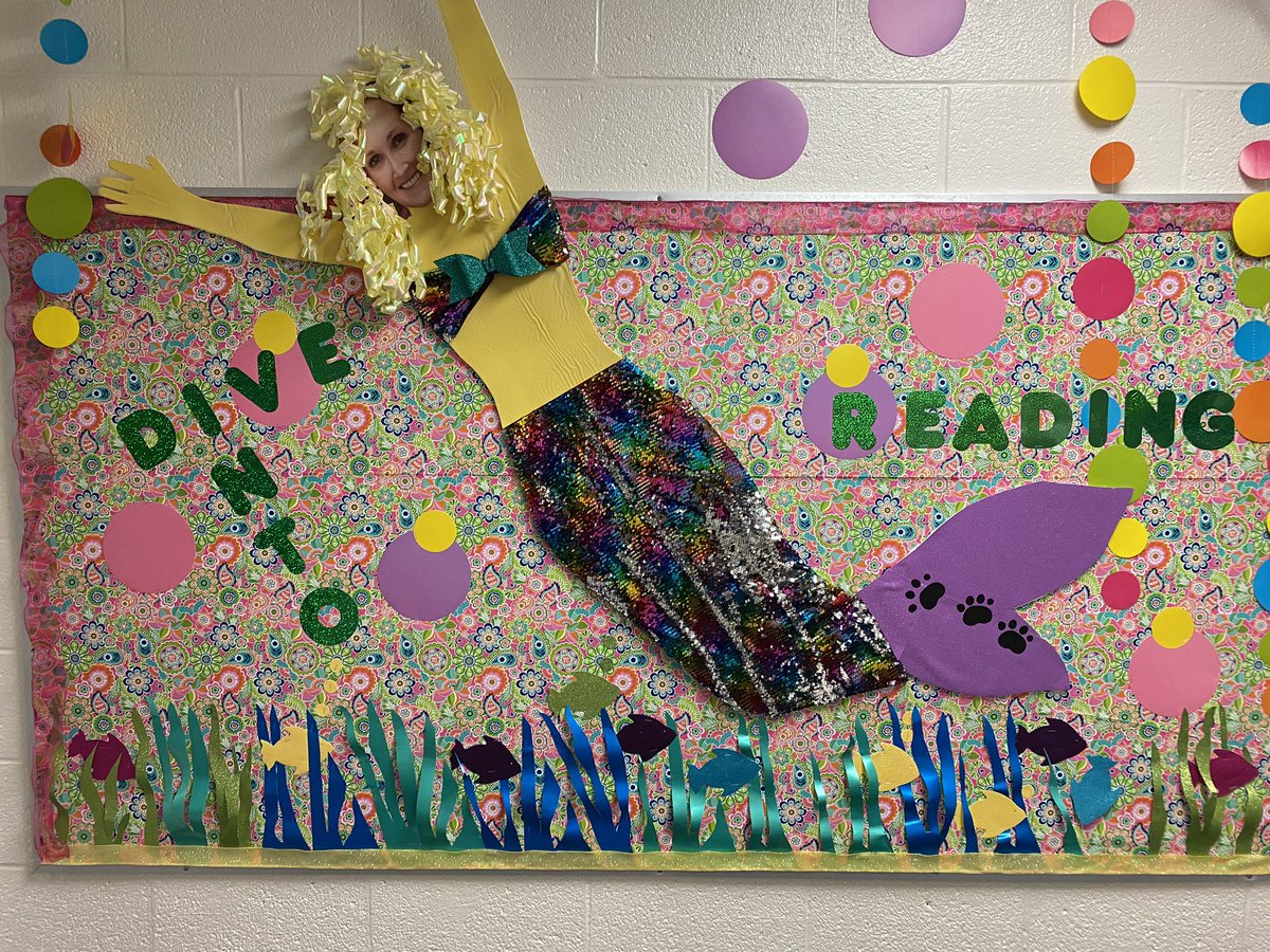 FischerLibrary's tweet image. What’s that?  Ms. Coleman is secretly a mermaid?! Jaguars are ready to dive into reading. @hcpss_sjles @hcpsslibmed