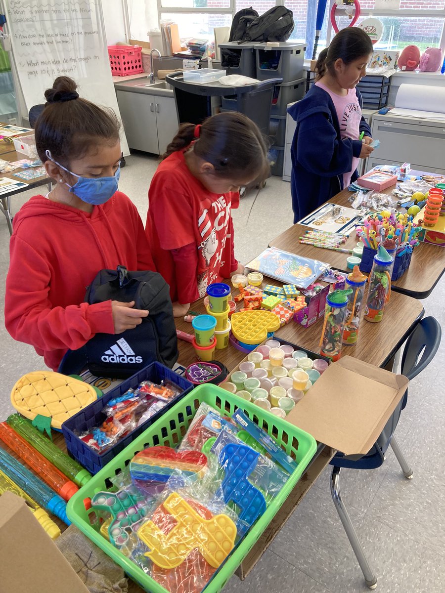 birneyERUSD's tweet photo. Friday morning Ruffs store shopping for our bulldogs! They use their Ruffs tix earned by being BTA! @PBISRewards @ElRanchoSchools @SchPsychNatalie @ooliverDLC https://t.co/otYQLIPJL1
