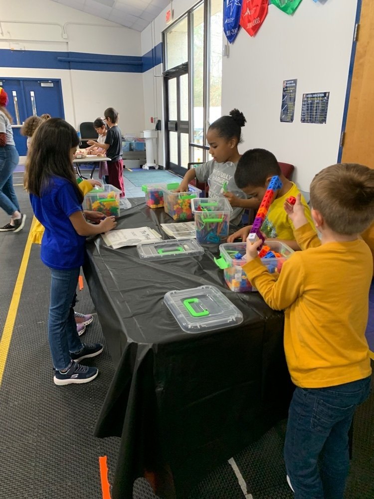 Today at BEJ, our students wrapped up Read Across America Week with some fun literary-based STEAM challenges. These first grade students enjoyed the opportunity to collaborate, create, and have fun!!