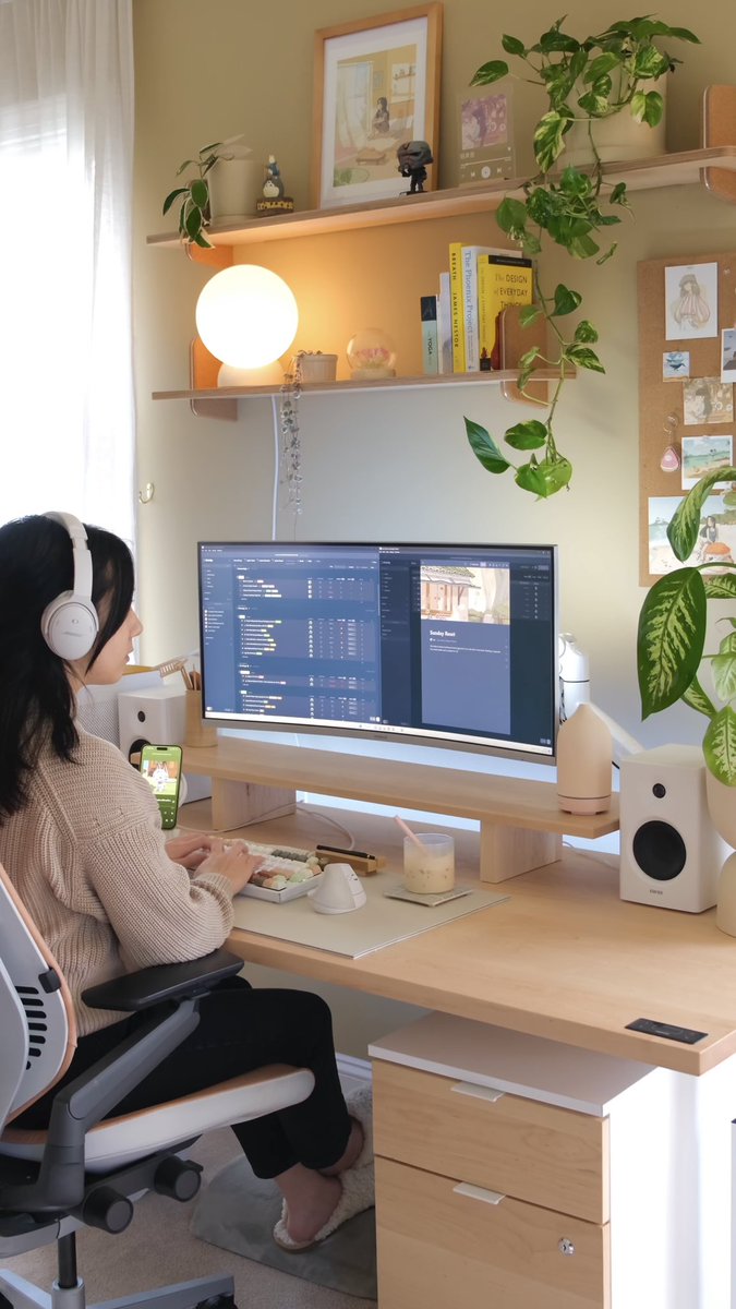 good vibes only 🎧✨ #desksetup #productivity