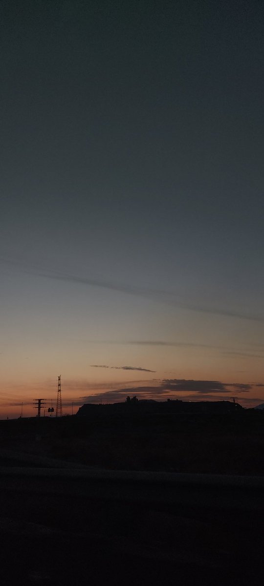 Redman1183's tweet photo. Voy a poner aquí las fotos del cielo que he ido haciendo, no son muy buenas pero a mí me gustan 🤷🏼‍♂️ https://t.co/EjIdxT8BYp