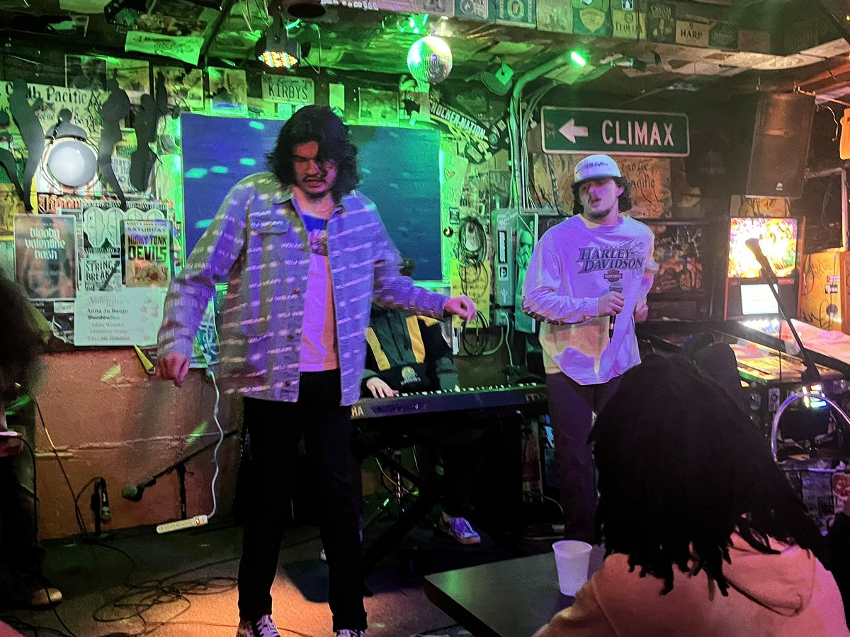 FletcherBeLike2's tweet photo. ⚠️fletcher and other members of NOSERVICE spotted performing at Kirby’s in Wichita⚠️ https://t.co/Rn2ah2rvjS