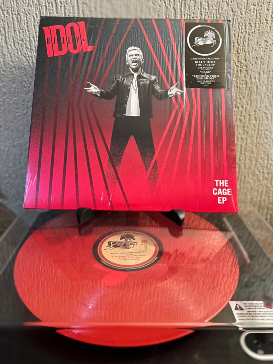 #NowPlaying 
Billy Idol - The Cage EP
@BillyIdol #billyidol #thecageep #vinyl #vinylcollection #vinylrecords #redvinyl