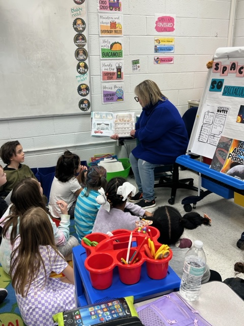 westbrookbobcat's tweet image. Thank you to our Board of Ed members: Tara Racano, Debbie O'Brien and Terry Dwyer for visiting Westbrook  and reading to our students for Read Across America Week!  We hope you enjoyed coming as much as we enjoyed having you!