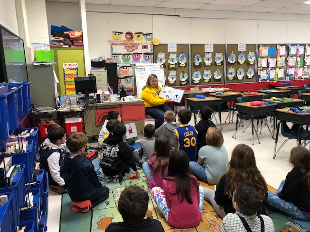 westbrookbobcat's tweet image. Thank you to our Board of Ed members: Tara Racano, Debbie O'Brien and Terry Dwyer for visiting Westbrook  and reading to our students for Read Across America Week!  We hope you enjoyed coming as much as we enjoyed having you!