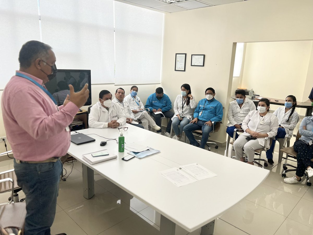 HGuayaquil's tweet photo. #JuntosPorLaSalud | COE hospitalario del @HGuayaquil de @Salud_Ec, mantuvo reunión técnica con @PoliciaEcuador con el objetivo de actualizar los procedimientos de control para fortalecer los protocolos de seguridad que aseguren el bienestar de los pacientes y funcionarios. https://t.co/CJWewhYwSP