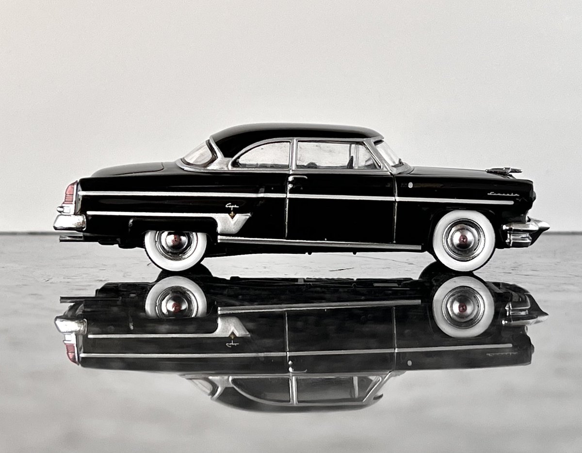theviralhobby's tweet photo. Lincoln Capri | 458 | MiniGT

One of a kind. The Class apart. 

Check: https://t.co/XZ7gTUdwPN 

@RedditProf @diecast_newb @DiecastHype @HunterGarage1 @TSMModel @MINIGT64 @DiecastCarsNow @Porsche @GarageDiecast @LenosGarage @LincolnMotorCo 

#theviralhobby #lincolncapri https://t.co/e4BKAOL4IV