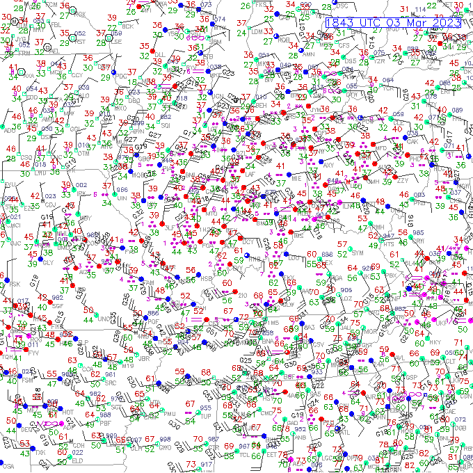 snodgrss's tweet photo. #KILX Doppler Velocity > 70 mph across Central IL with winds out of the Northeast. The low pressure center is currently over Mt. Vernon, IL (12:45PM CST). https://t.co/aegNryqZ9T