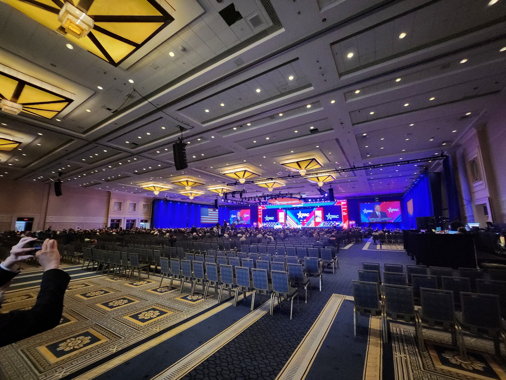 tom mckay on Twitter: "dire showing for Mike Pompeo's campaign speech