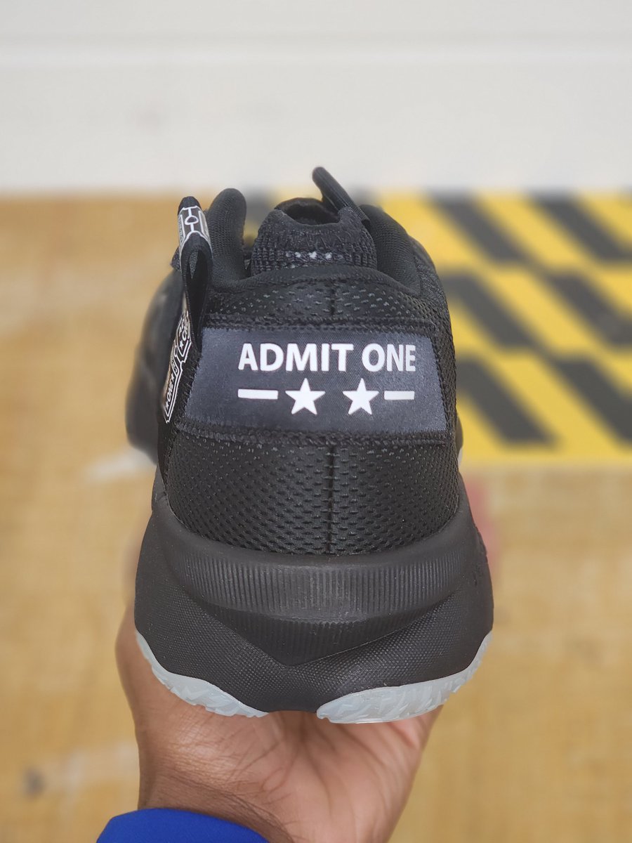 andrejamal79's tweet photo. #DAMETIME #71pts $71
#ADMITONE🎟 @adidasHoops @Dame_Lillard https://t.co/eBWCxxmTND