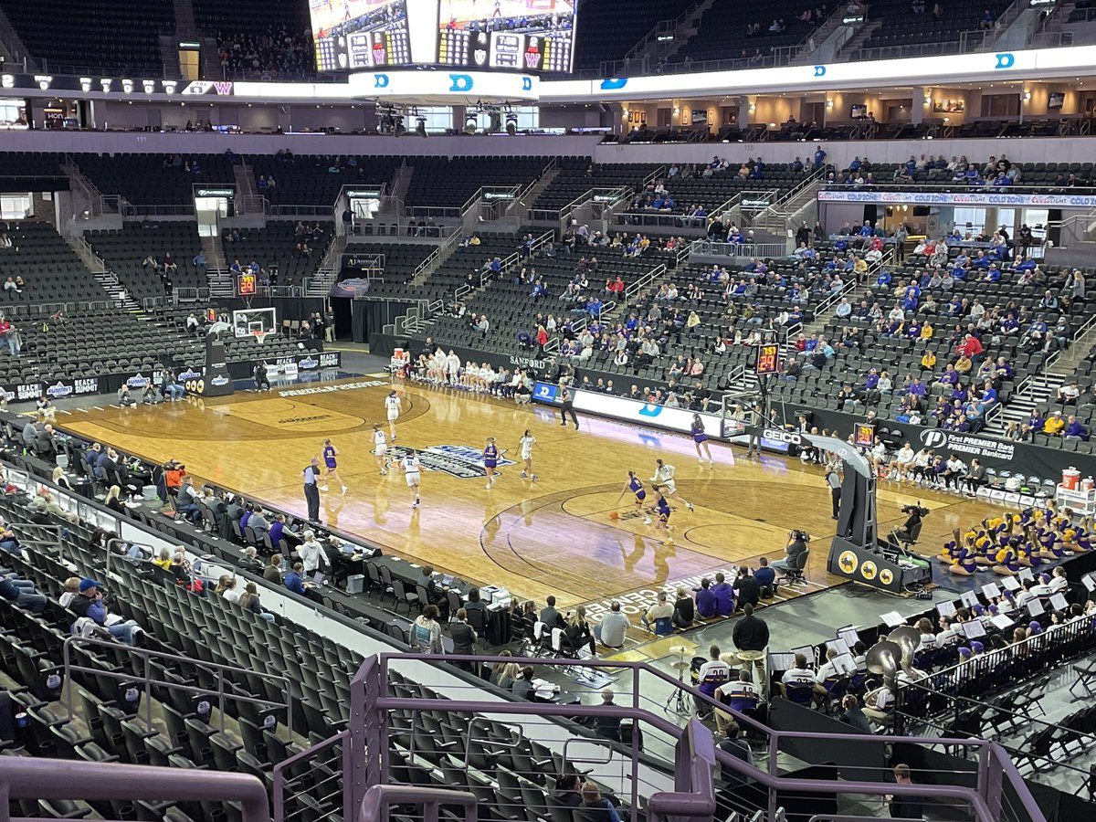 Back at the <a href="/summitchamps/">Summit Championships</a> basketball #ReachTheSummit #March2TheSummit for another year #GoYotes