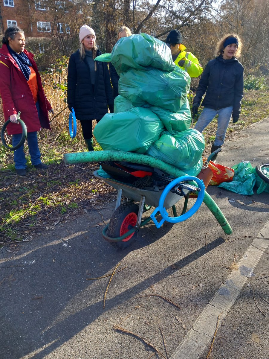 Wandle4Labour's tweet image. Hi @ElliotColburn our wonderful litter pickers want to invite you down to sunny #Hackbridge to join in on a mega pick in the coming weeks. What they have achieved is truly phenomenal. ♻️🗑🚮🥳