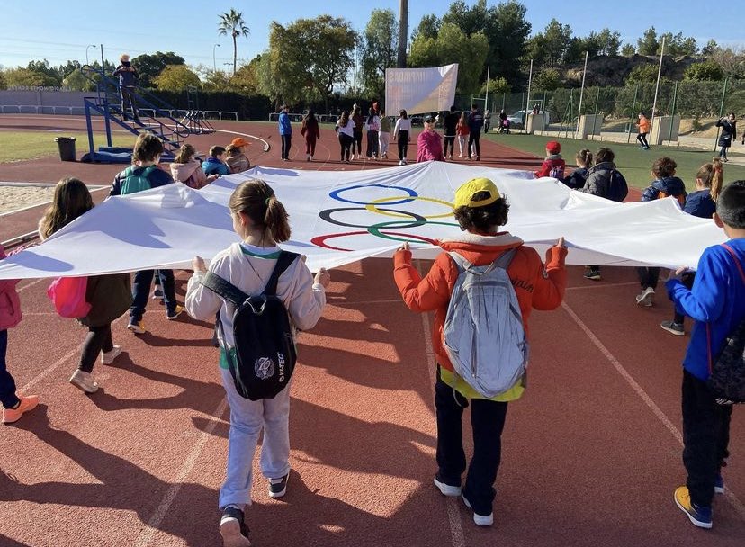 CBMMarianoAroca's tweet photo. 💥Casi 300 alumnos de los tres primeros cursos de Primaria del @CBMMarianoAroca han celebrado hoy en las instalaciones de la @UMU las Mini Olimpiadas, organizadas por el equipo de EF del centro. La próxima semana, turno de los mayores. #herewegoagain 

@Educarm @ProgramasRM https://t.co/ImlcZLqXru