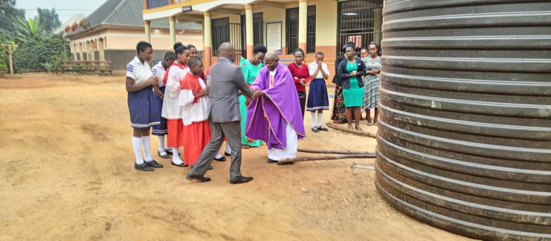 10,000 litre water tank delivered and blessed 🙏 and solar power system updated! The old batteries have been replaced, the panels have been cleaned and all is working well 👌 Can't wait to get out there in a couple of weeks and see all of this in-person 😀