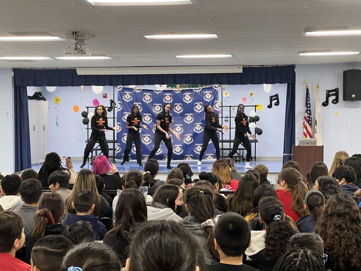 Edward Hyatt World Language Academy tweet media