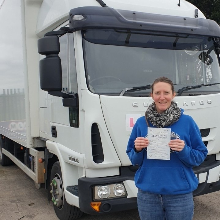 hgvcourses's tweet image. 1st time Cat C pass for Jess with a clear 0 fault result on the driving  part of the 3b test. Outstanding!

#c1training #wirral #Module4 #cpctraining #dvsa #northwest #hgvtraining #lorrydriver #wagon #northwales #lgvtraining #Liverpool #1sttimepass #daftrucks #ivecotrucks