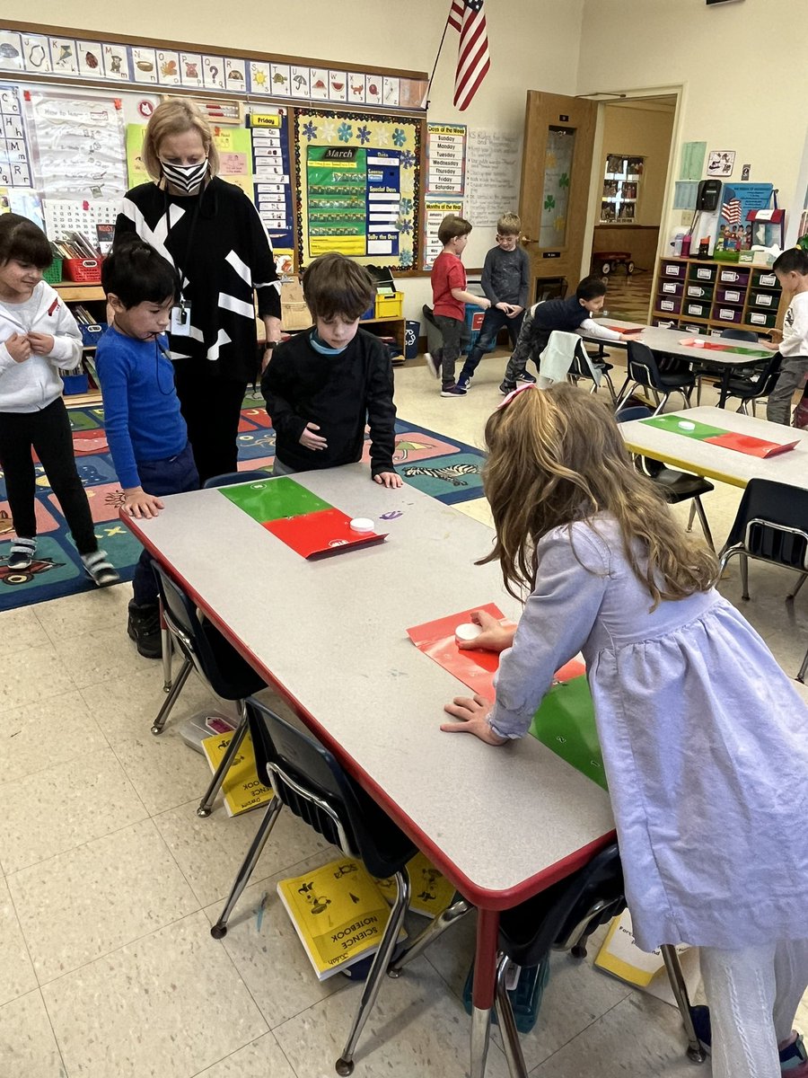 CStuetzFM's tweet photo. We used gentle and strong push and pull forces to move the cap in our science investigation! #science21 @FoxMeadowSchool #scarsdalepride https://t.co/bWzlQhNrcZ
