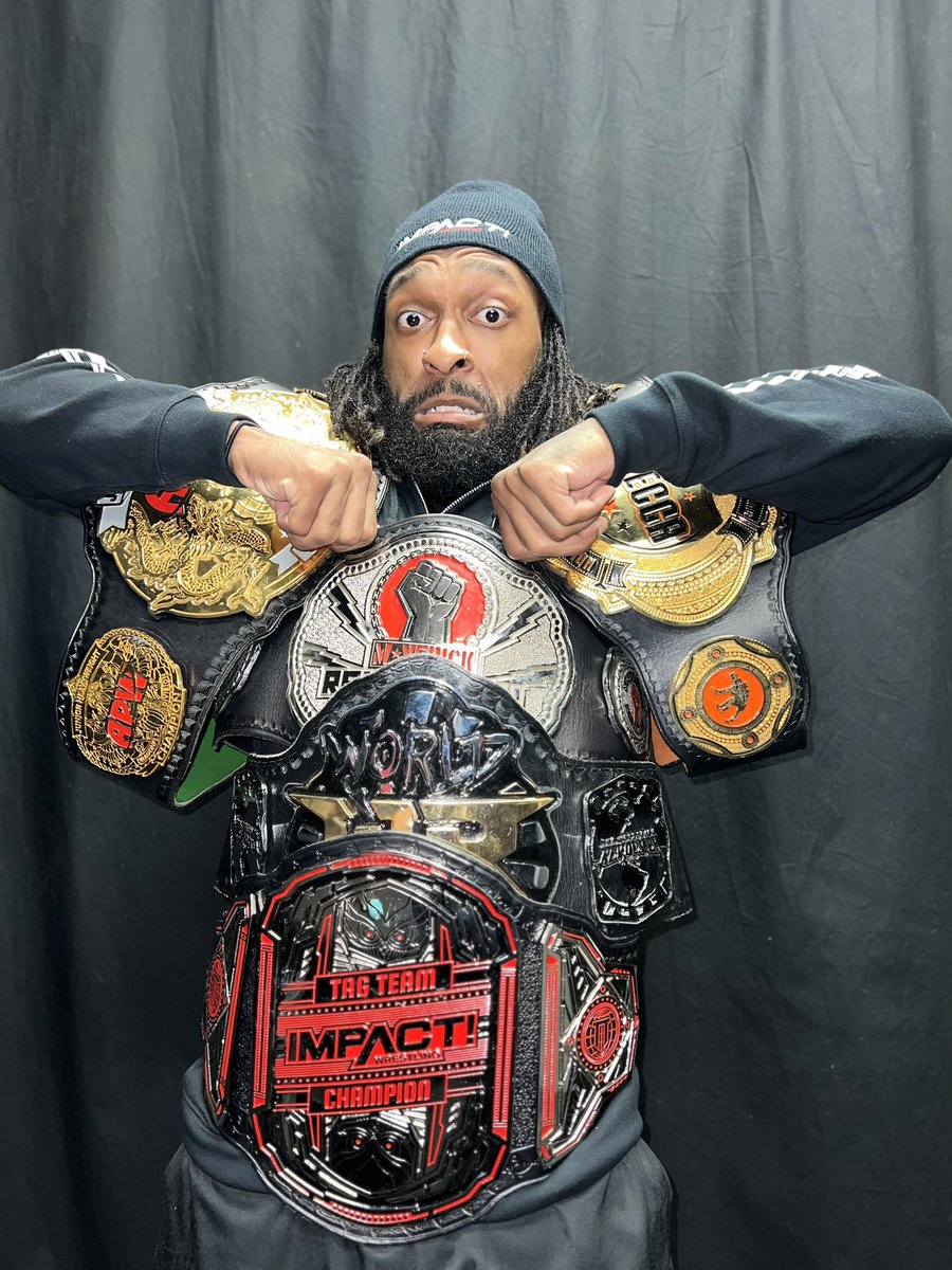 DashingChrisBey's tweet image. #CB5 

6 years ago I was a fan and a belt collector and I remember selling my final belt in my collection and telling myself “one day I’ll win one of my own” 

17 I’ve won to this date, 5 I currently hold.