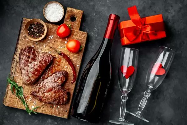 MeatNatur's tweet photo. ¡En San Valentín ven a NaturMeat y preparale a tu pareja una cena de ensueño con nuestros mejores productos ecológicos! #santval  #eco #1XVEC 💘👫👭👬 https://t.co/re8hZNbLNC
