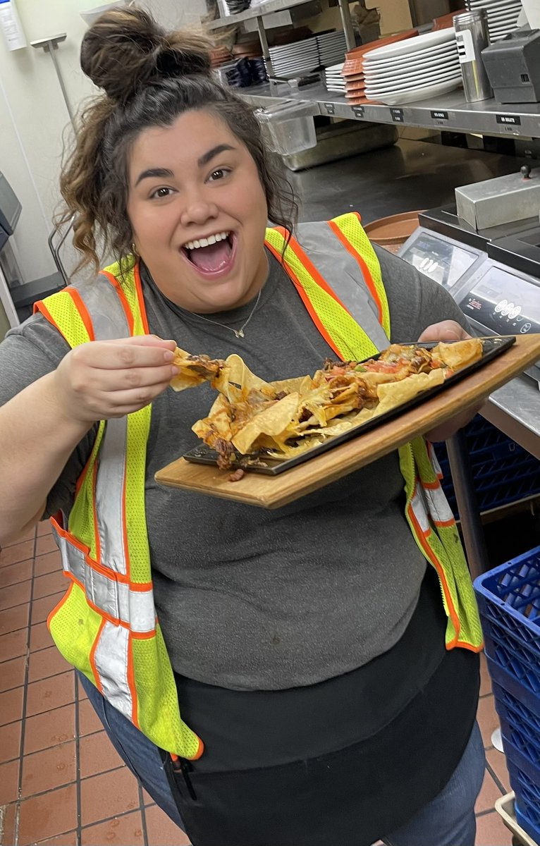 Team member appreciation day here at Chili’s Pitt St!  Making up some concoctions. Chili nachos and chicken marinara Philly cheesesteak for them! Thanks for all you do for us!  @StephanieOdom76 @MelissaGeier911 #appreciationday #chilislove