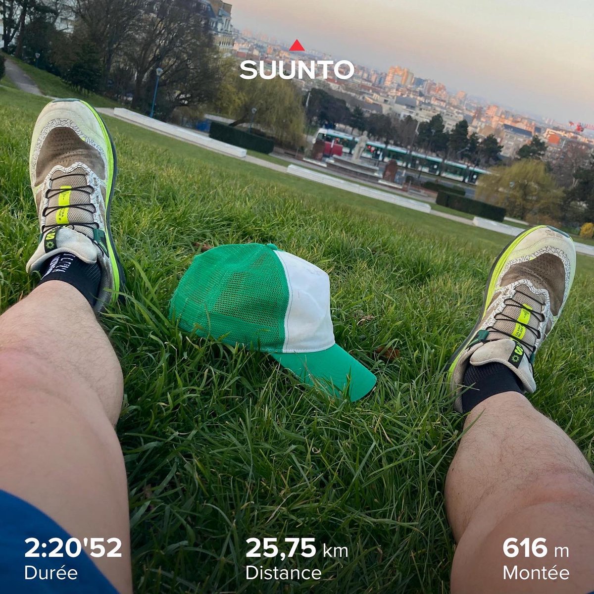casquetteverte's tweet photo. [🏃🏻‍♂️ Doublette Dredienne 😌 • J - 14 : LiarTocEEcoTrail de Paris 🗼] • 🏃🏻‍♀️🏃🏻‍♂️ Pause-dej à deux ☀️ • Et récupération du dossard SMP 👕 + Hamster dans le 19ième ce soir 🐹  • #CasquetteVerte #Running #Trail #UltraGlide2 #Suunto9PeakPro #VerticalWeek #Ecotrail #EcoTrailDeParis https://t.co/P0M79sb6MP
