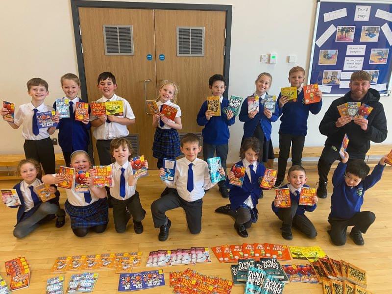 ytcst's tweet image. Our team was delighted to visit Primrose Lane Primary School in Yeovil today to celebrate #WorldBookDay with a donation of 100 books to read and enjoy, courtesy of the Premier League Communities and the National Literacy Trust.

Look at those smiles! 😍

#PLPrimaryStars #YTFC