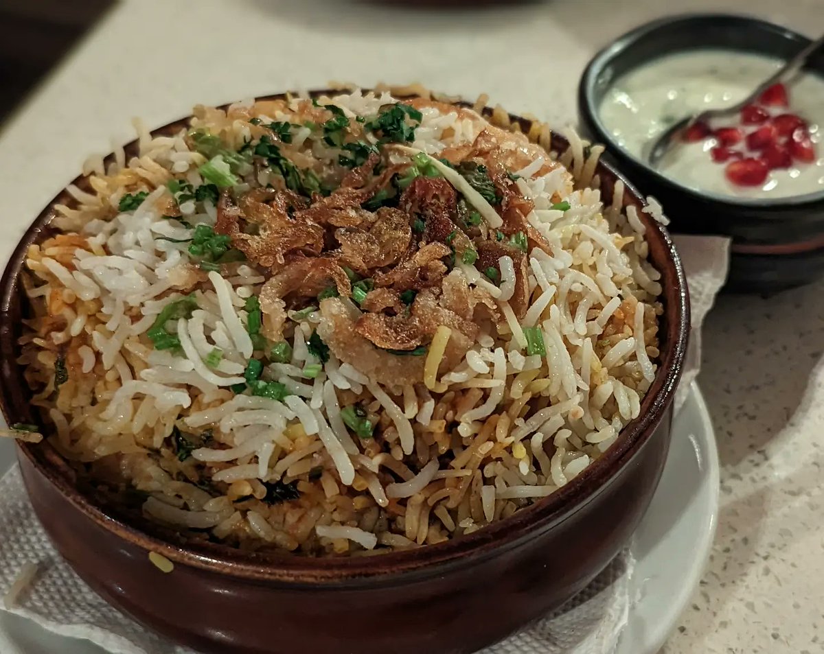 An aromatic lamb biryani, crispy vegetable bhajis and a fabulous falooda - at the wonderful <a href="/Dastaan447/">Dastaan</a>. 🍧
