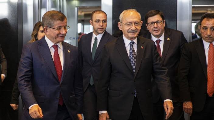 Ahmet Davutoğlu: Tarihi sorumluluk gereği attığımız tüm imzaların arkasındayız