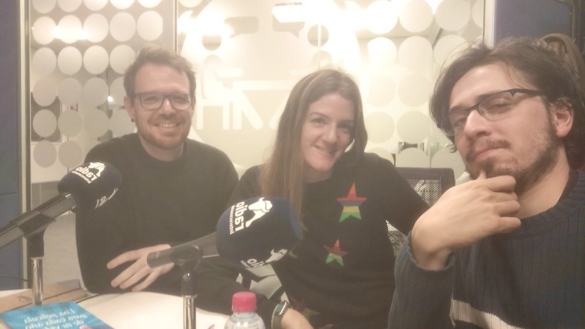 Llesterday_Mary's tweet photo. Esta semana en @vivircine hablamos @ChristianLeal89, @Amedda y servidora de algunos estrenos como #Creed3, #ToLeslie o #SaintOmer. También comentamos #UnaPeliculaParaCadaAñoDeTuVida, el libro de @AlejandroGCalvo 
🎞✨📖 https://t.co/f5b72tw1gu