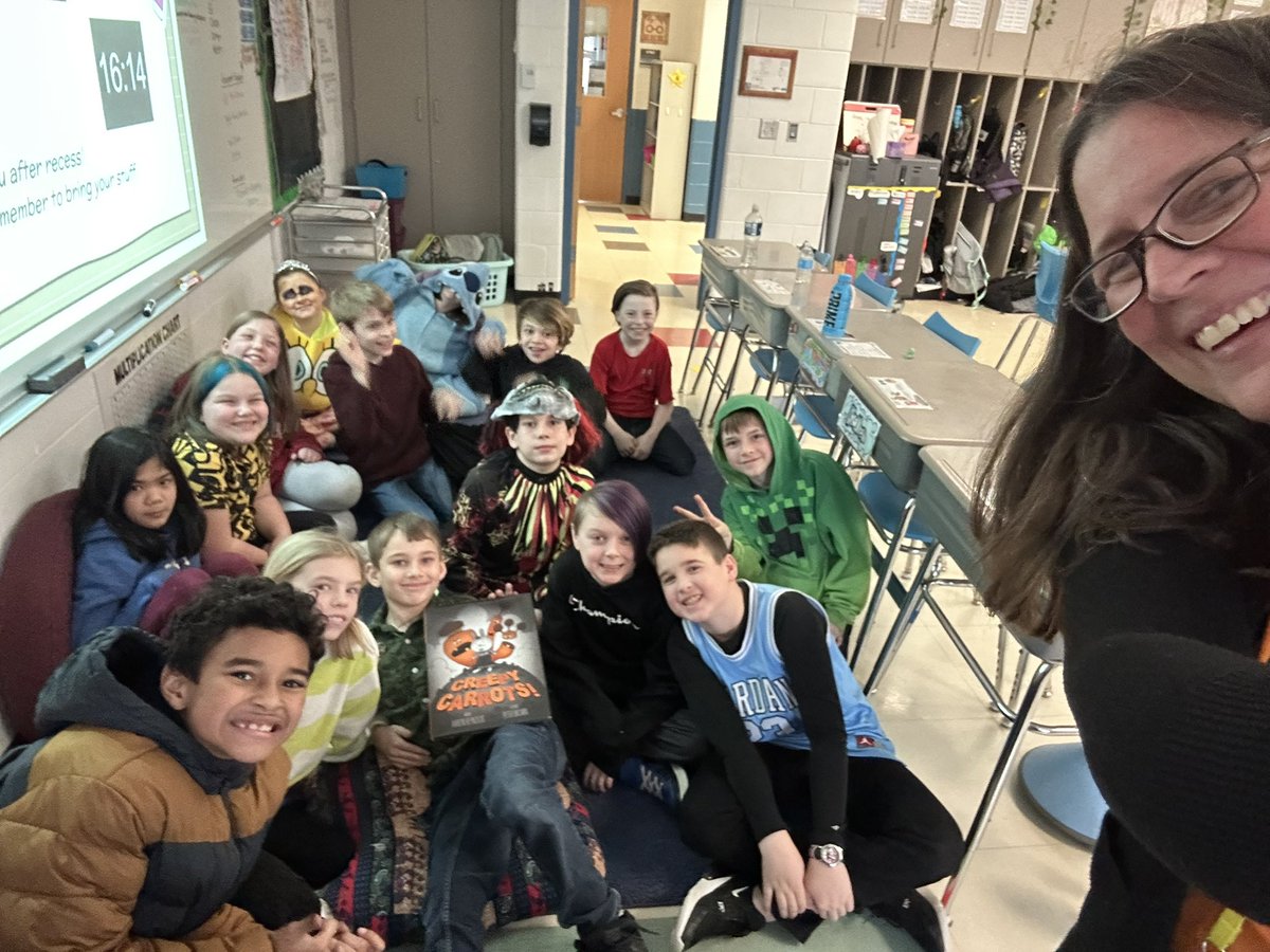 AnneFritz13's tweet photo. @VV_Voyagers @MsKlingerr @ktsollors I had so much fun reading Creepy Carrots to this awesome group of 4th graders! Happy Read Across America week! https://t.co/hkk2VdFe7X