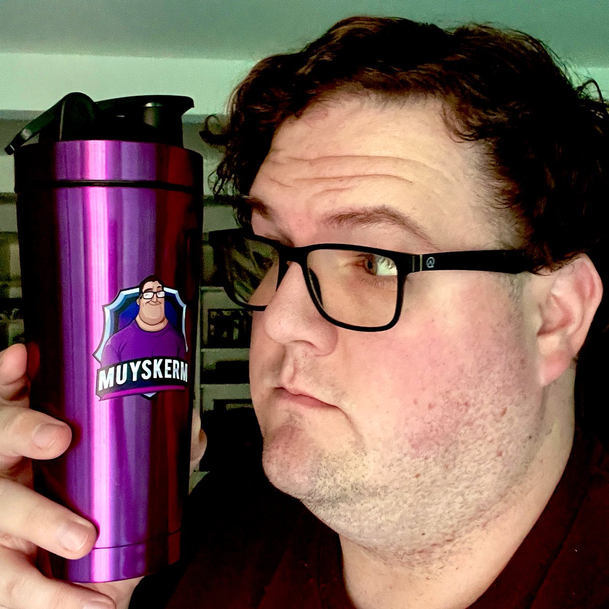 muyskerm's tweet image. This @TheRogueEnergy shaker looks better than I do! 

If you want a chance to win one of these shaker just do these 3  easy things;

1. Like this tweet
2. Retweet/quote tweet this tweet
3. Follow @TheRogueEnergy 

*Can ship to most but not all countries. rogueenergy.com/pages/shipping…