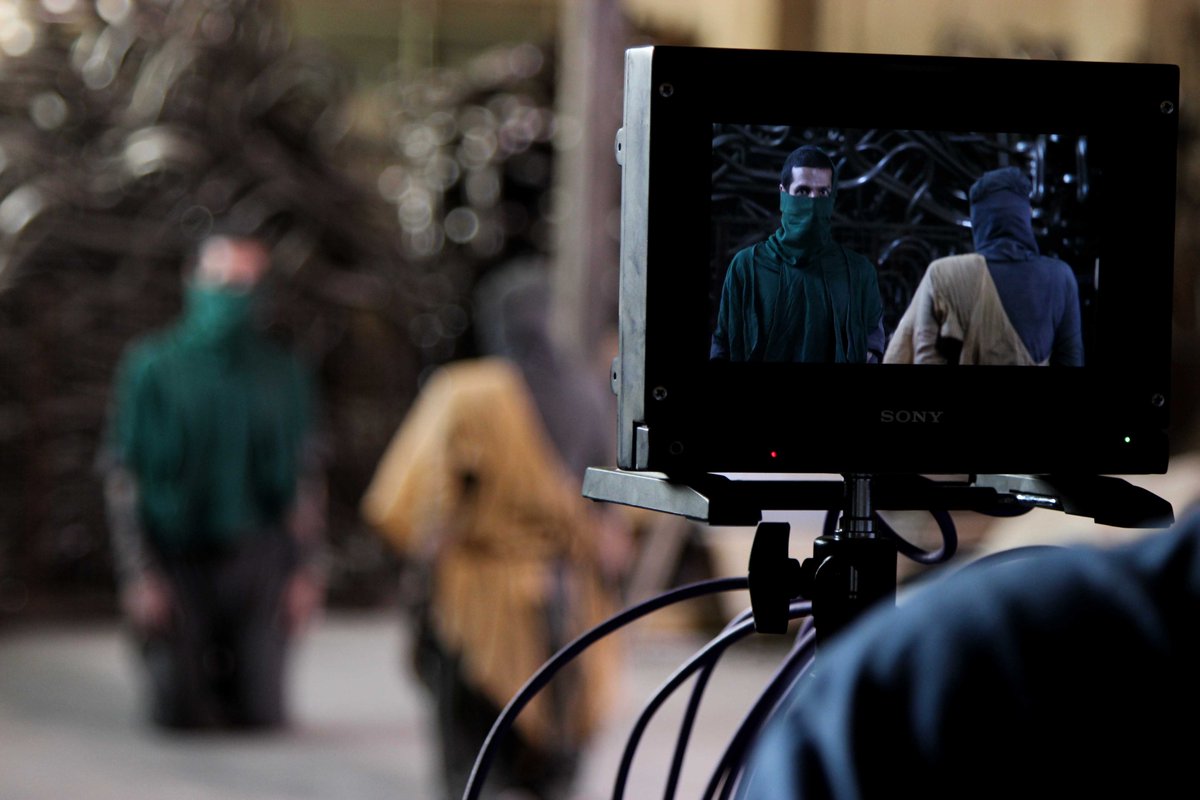 Omiditor's tweet photo. Good Night Fam 💫

Behind the scene of "The Tree" Collection

Only 2 pieces left of 5  😶‍🌫️
Who are the next collectors⁉️

#NFTCommunity #nfcollection #videoart #BTS https://t.co/otOXcRtQYP