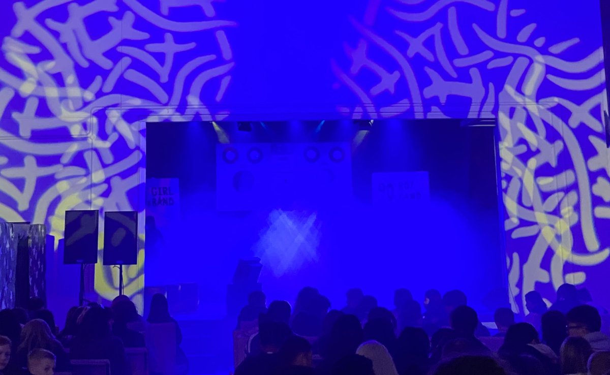 lecheiless's tweet photo. Stage is set for the final night of the fantastic TY production of Popstars the 90s Musical! #everybody #stoprightnow @backstreetboys @spicegirls @britneyspears @HannahM145 @lecheiletrust1 https://t.co/2DpPCNwhWu