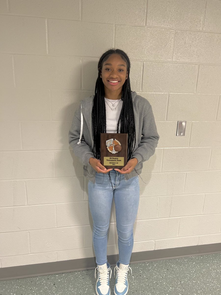 Congrats to our <a href="/_Kiyanahh/">_kiyanahh</a> being selected to the Region All-Tournament team!