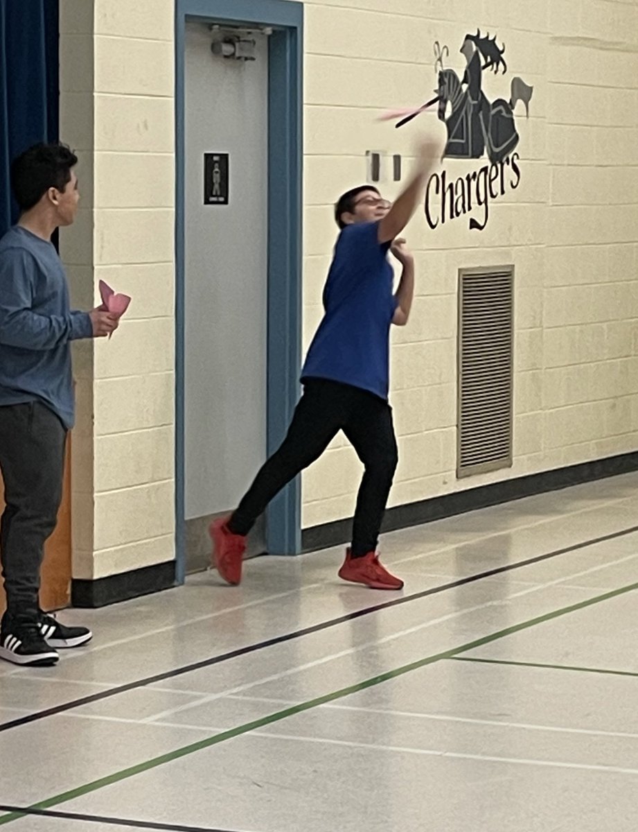 kdavies05's tweet photo. 6/7s @nlo_scdsb go for longest flight time and distance! #STEM #forcesofflight @SCDSB_Schools @scdsbmath https://t.co/wJx7pJionx