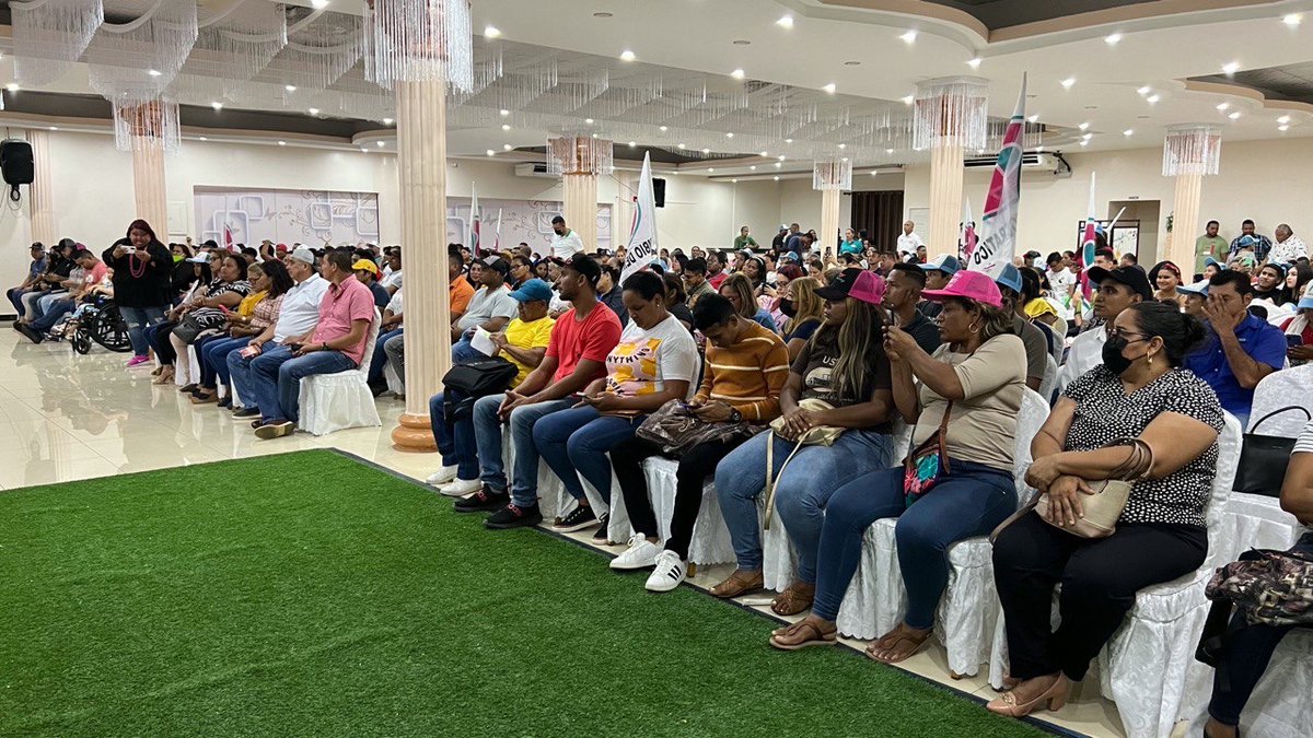 CaDemocratico's tweet photo. 📍La Chorrera con casa llena. Los chorreranos están cansados de la corrupción, la desigualdad y del qué hay pa’ mi. Aquí está la gente buena que quiere con Rómulo, nuestro presidenteCD #HacerLasCosasBien https://t.co/lGOaAYRp9d