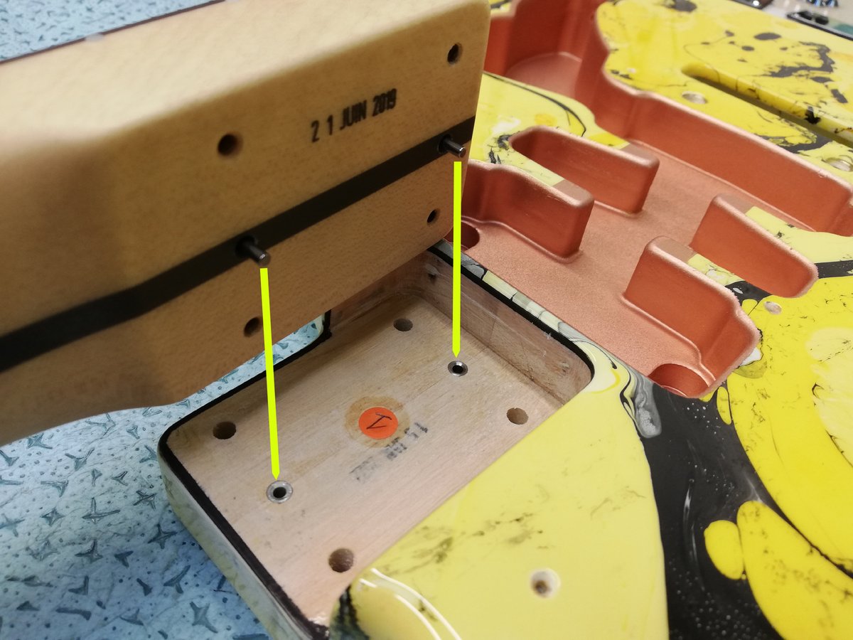 Another system that doesn't generate sells for our guitars, but we did it anyway, because we were tired of seeing the neck get out of alignment, especially during transport.
This is our #LockNeck, which secures the neck transversely. Super simple but efficient.