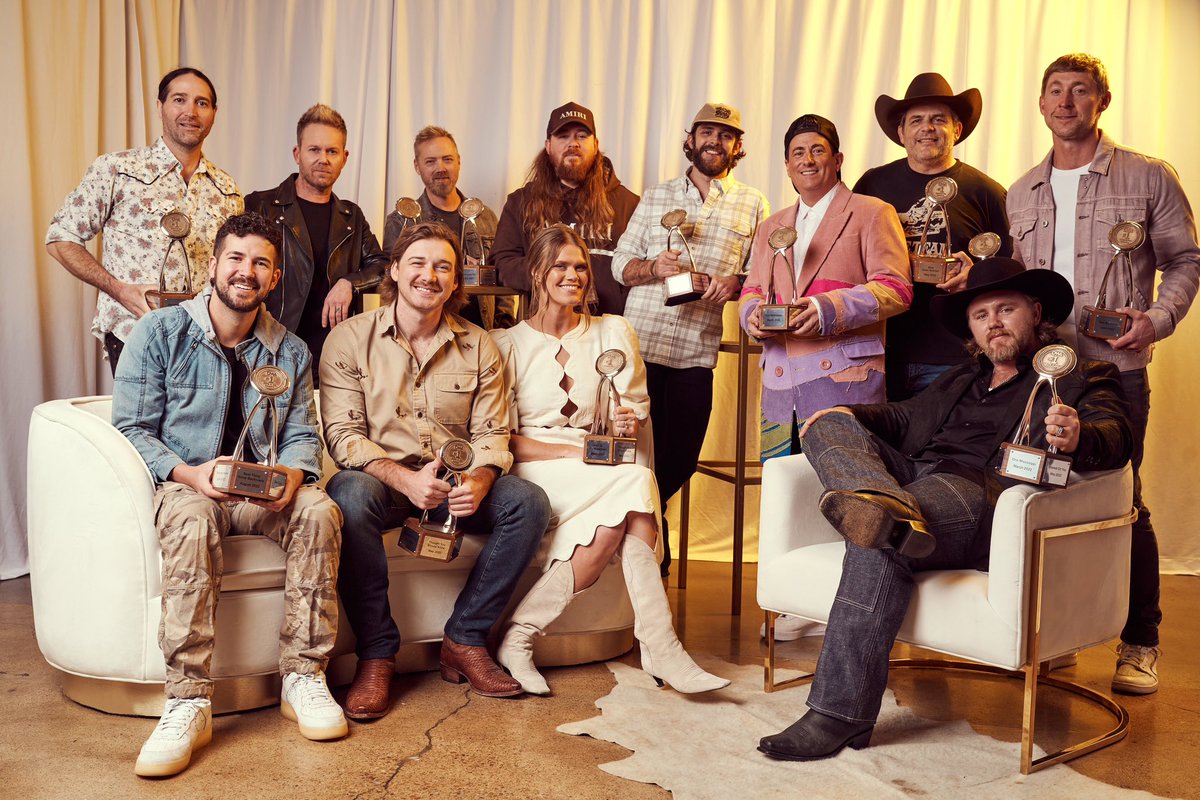 I’m a songwriter 1st, so getting recognized with a <a href="/CountryMusic/">CMA Country Music</a> triple play award is always such a huge honor. Thank y’all so much for listening to country again, slow down summer, &amp; she had me at heads carolina so that I could take another one of these home!
📸: <a href="/fordfairchild/">Ford Fairchild</a>