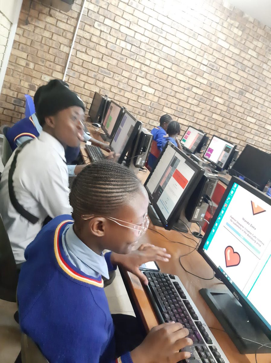 jon_novotny's tweet image. It's happenin'!!! We had a very energetic Friday!
Coding a personal website ( with colors, emojis, Identity & purpose) is a very creative and artistic thing!
Great way to learn AND express yourself!
@codejika #learncs #hourofcode #teachcs #africa @Code4ChangeSA